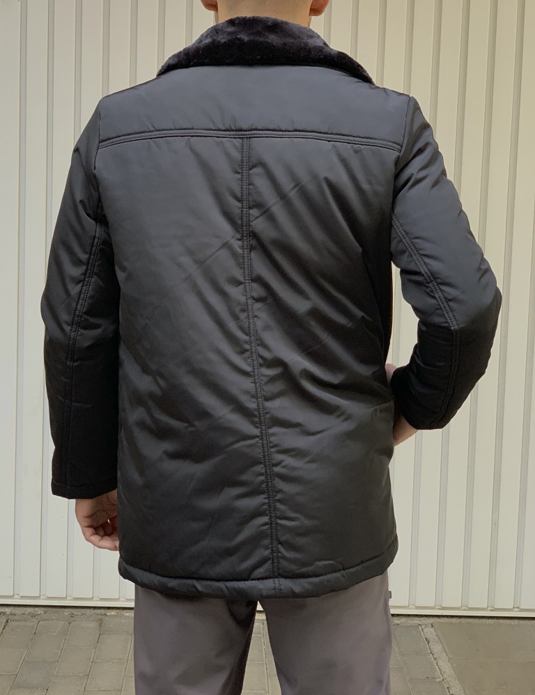 Ανδρικό μαύρο μπουφάν με αποσπώμενο γιακά και κουμπιά 777 φωτογραφία